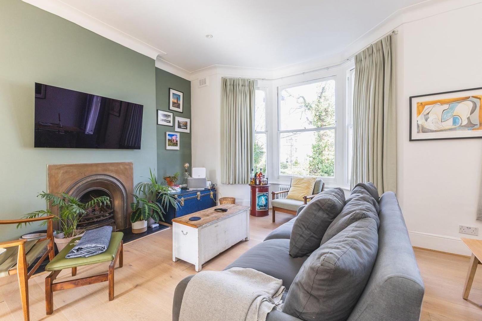 Leafy & Stylish Brixton Retreat *