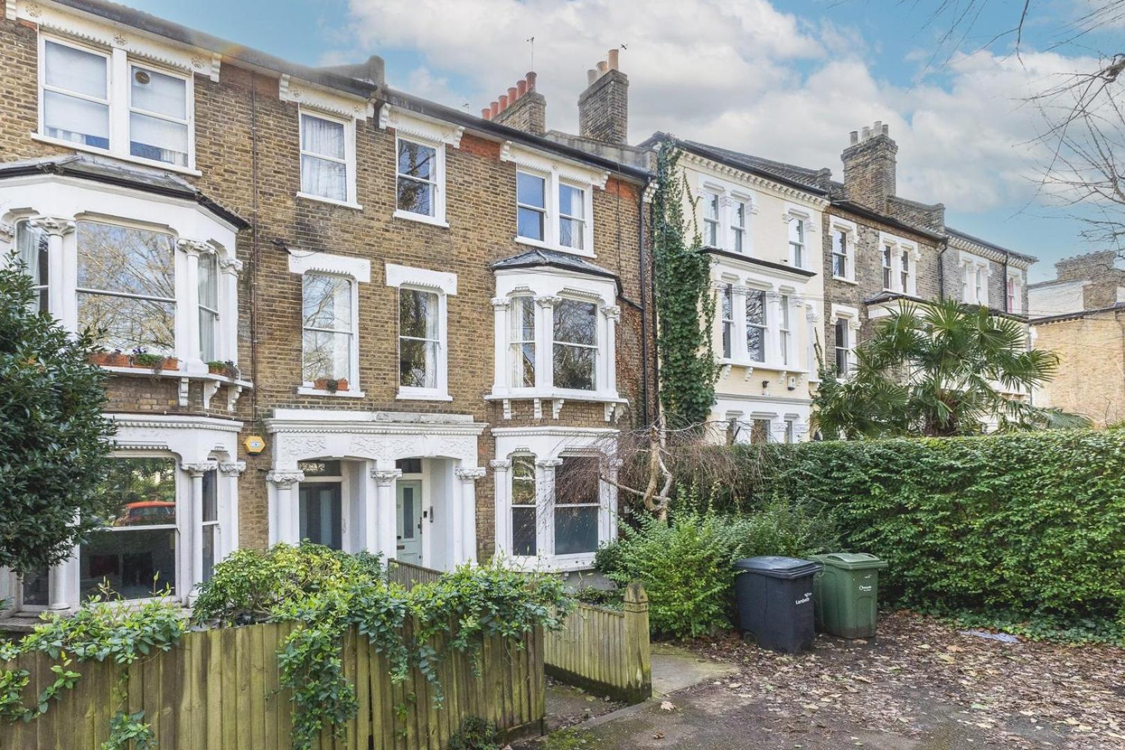 Leafy & Stylish Brixton Retreat